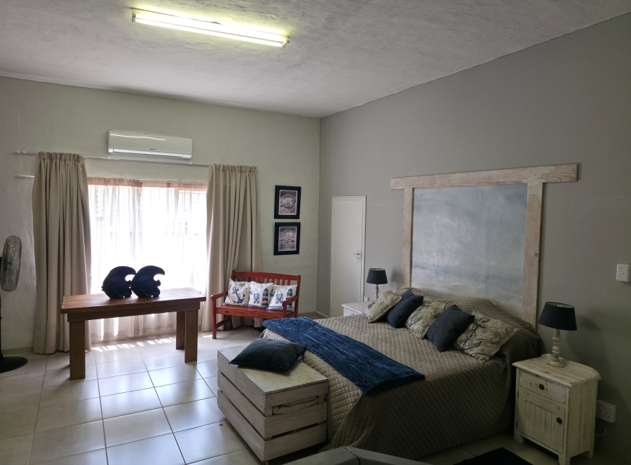 5 Bedroom Property for Sale in Wavecrest Eastern Cape
